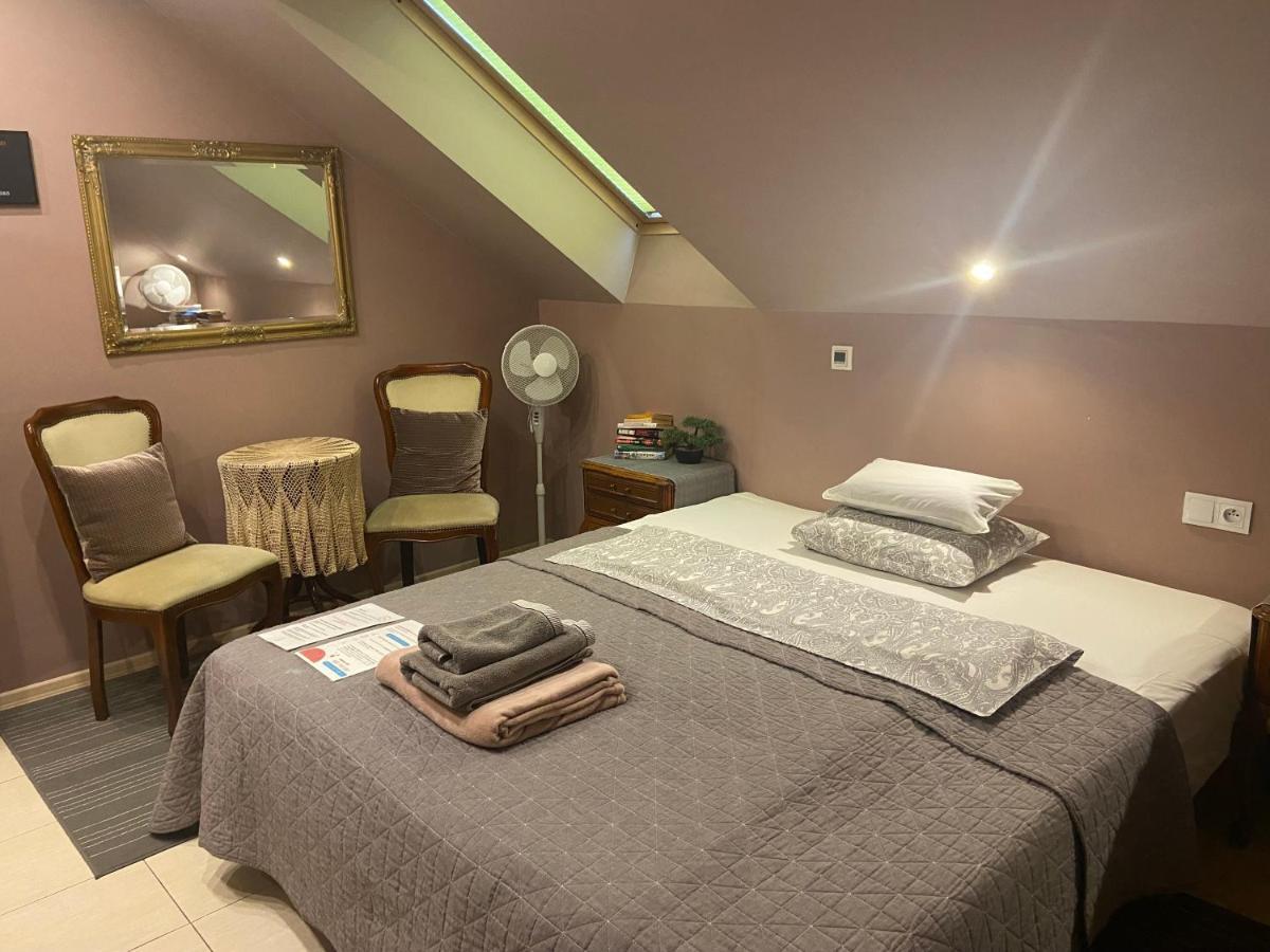 Medison Family Boutique B&B キェルツェ エクステリア 写真