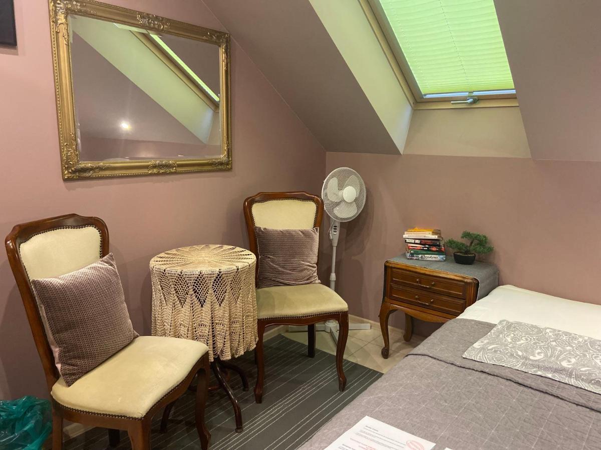 Medison Family Boutique B&B キェルツェ エクステリア 写真
