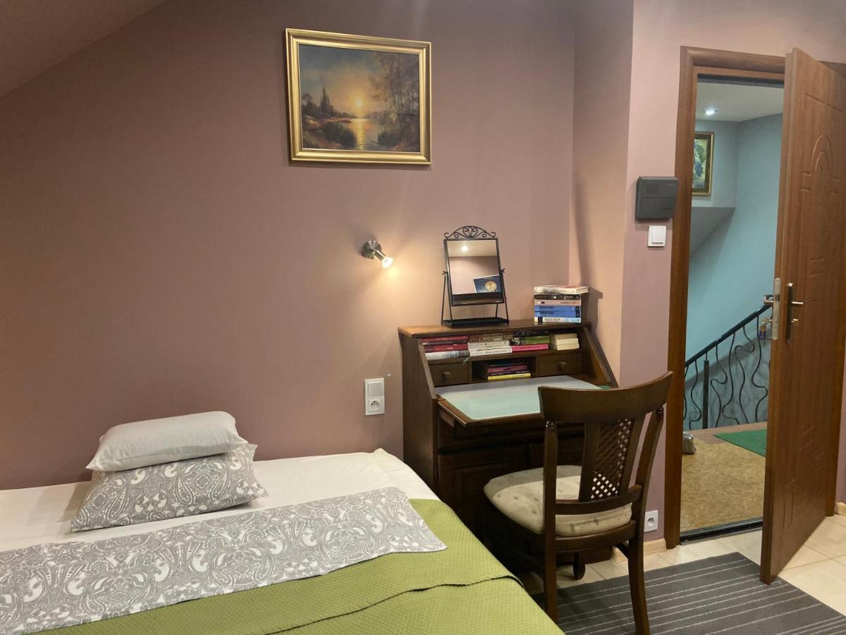 Medison Family Boutique B&B キェルツェ エクステリア 写真