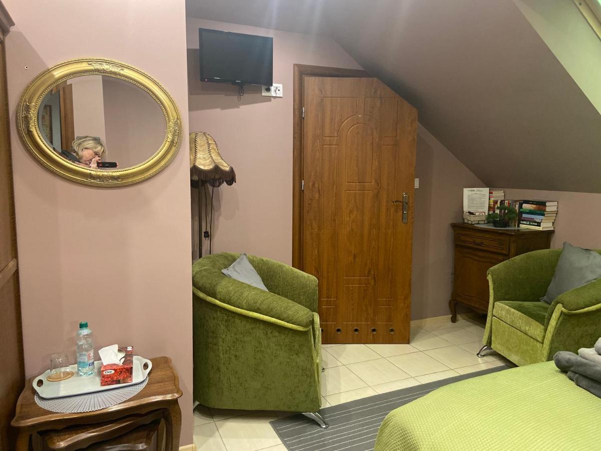 Medison Family Boutique B&B キェルツェ エクステリア 写真