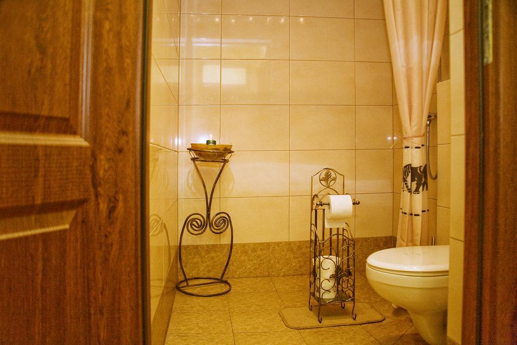 Medison Family Boutique B&B キェルツェ エクステリア 写真