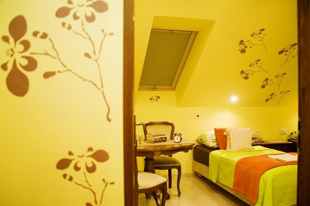 Medison Family Boutique B&B キェルツェ 部屋 写真