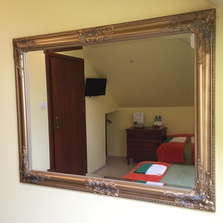 Medison Family Boutique B&B キェルツェ 部屋 写真